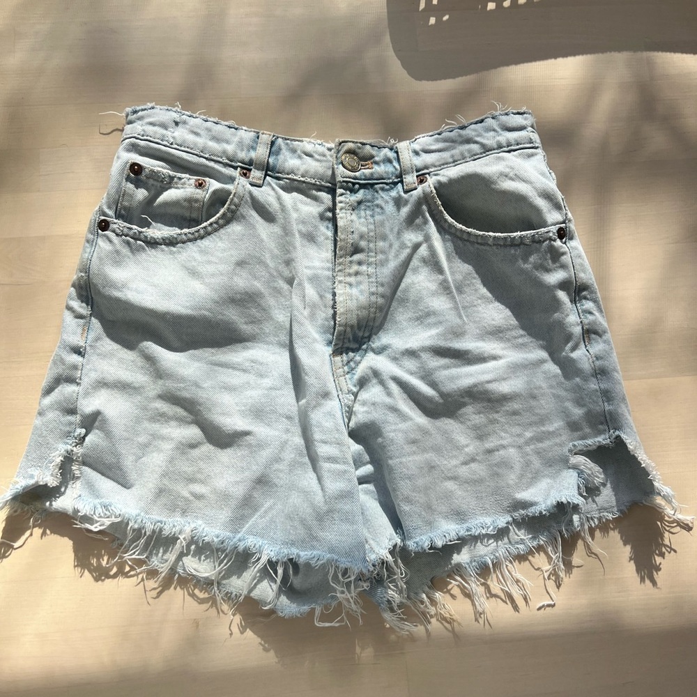 Zara light wash cut off jean shorts